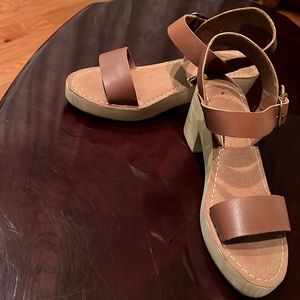 urban outfitters heels, brown, size 8
